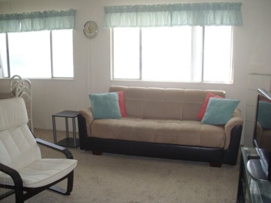 This 1973 Manufactured home is in a quite cul-sac with a large on The Club At Shenandoah Springs in California - for sale on GolfHomes.com, golf home, golf lot