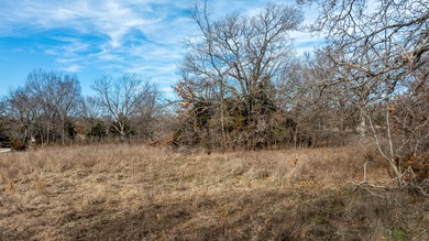 Great opportunity approximately 1acre m/l lot located in a on Patricia Island Golf Club in Oklahoma - for sale on GolfHomes.com, golf home, golf lot