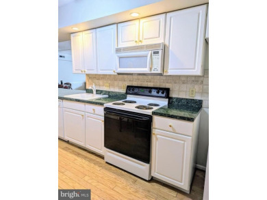 Fabulous 2-bedroom, 2 bath first-floor condo in the sought-after on Westover Golf Club in Pennsylvania - for sale on GolfHomes.com, golf home, golf lot