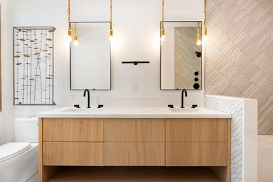 Just off the 18th tee box, Par 5 is a refined mountain retreat on Lahontan Golf Club - Lahontan in California - for sale on GolfHomes.com, golf home, golf lot