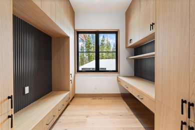 Just off the 18th tee box, Par 5 is a refined mountain retreat on Lahontan Golf Club - Lahontan in California - for sale on GolfHomes.com, golf home, golf lot