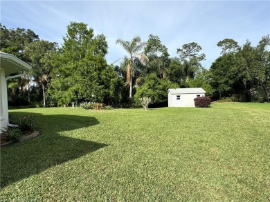 Welcome home to this nicely maintained 3 Bedroom, 2.5 Bath home on Golf Hammock Country Club in Florida - for sale on GolfHomes.com, golf home, golf lot