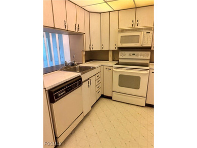 IDEAL FOR BUYER SEEKING A PROJECT! 55+ COMMUNITY. FULL on Seven Lakes Golf and Tennis Community in Florida - for sale on GolfHomes.com, golf home, golf lot