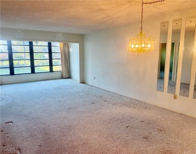 IDEAL FOR BUYER SEEKING A PROJECT! 55+ COMMUNITY. FULL on Seven Lakes Golf and Tennis Community in Florida - for sale on GolfHomes.com, golf home, golf lot