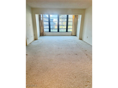 IDEAL FOR BUYER SEEKING A PROJECT! 55+ COMMUNITY. FULL on Seven Lakes Golf and Tennis Community in Florida - for sale on GolfHomes.com, golf home, golf lot