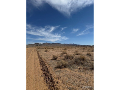 Beautiful level lot ready to build your new home! This lot sits on Valle Vista Golf Course in Arizona - for sale on GolfHomes.com, golf home, golf lot
