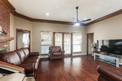 Charming single-story home in the Sought-After Oakridge Golf on Duck Creek Golf Club in Texas - for sale on GolfHomes.com, golf home, golf lot