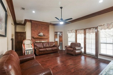Charming single-story home in the Sought-After Oakridge Golf on Duck Creek Golf Club in Texas - for sale on GolfHomes.com, golf home, golf lot