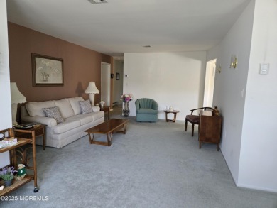 Hawthorne model....NEWER GAS HEAT AND CENTRAL AIR...Thermal on Lions Head Country Club in New Jersey - for sale on GolfHomes.com, golf home, golf lot