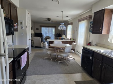 Hawthorne model....NEWER GAS HEAT AND CENTRAL AIR...Thermal on Lions Head Country Club in New Jersey - for sale on GolfHomes.com, golf home, golf lot