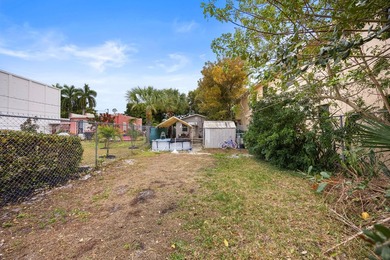 Great opportunity in the heart of Lake Worth Beach. This home on Lake Worth Municipal Golf Course in Florida - for sale on GolfHomes.com, golf home, golf lot