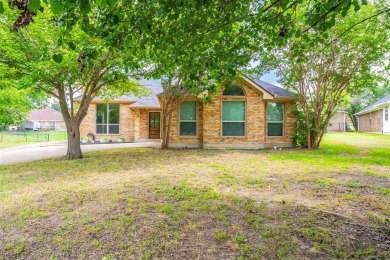 Welcome home to this beautifully renovated 3 bed 2 bath gem on Creekview Golf Club in Texas - for sale on GolfHomes.com, golf home, golf lot