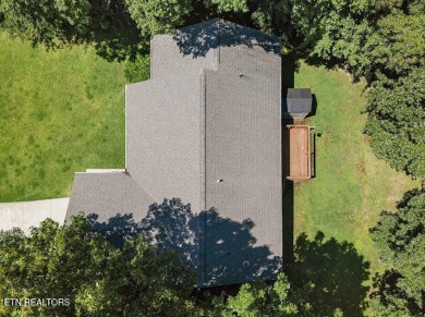 Move In Ready Home in Lake Tansi!! This spacious 2 bedroom PLUS on Lake Tansi Village Country Club in Tennessee - for sale on GolfHomes.com, golf home, golf lot