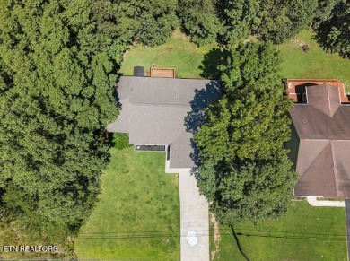 Move In Ready Home in Lake Tansi!! This spacious 2 bedroom PLUS on Lake Tansi Village Country Club in Tennessee - for sale on GolfHomes.com, golf home, golf lot
