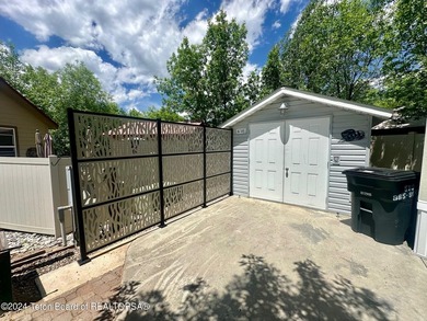 Beautifully maintained, immaculate 2022 CAVCO unit in the Star on Star Valley RV Golf Course in Wyoming - for sale on GolfHomes.com, golf home, golf lot