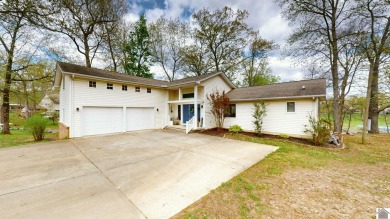 Experience lake life at its finest with this 3 bed, 3 bath for sale on GolfHomes.com