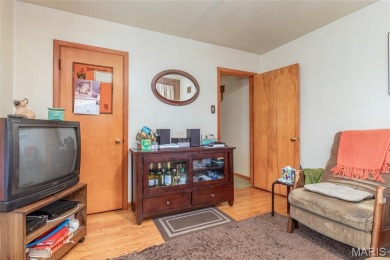 Not your typical Greendale home.  3 beds, 2 full baths, finished on Normandie Golf Club in Missouri - for sale on GolfHomes.com, golf home, golf lot