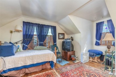 Not your typical Greendale home.  3 beds, 2 full baths, finished on Normandie Golf Club in Missouri - for sale on GolfHomes.com, golf home, golf lot