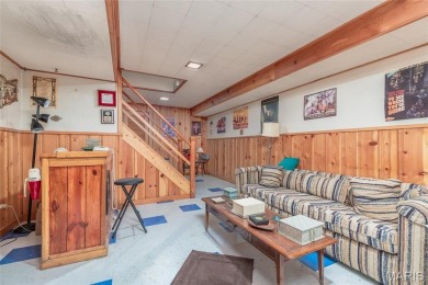 Not your typical Greendale home.  3 beds, 2 full baths, finished on Normandie Golf Club in Missouri - for sale on GolfHomes.com, golf home, golf lot