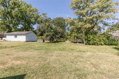 Not your typical Greendale home.  3 beds, 2 full baths, finished on Normandie Golf Club in Missouri - for sale on GolfHomes.com, golf home, golf lot