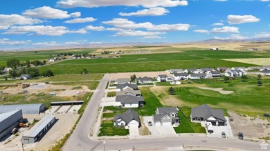 Bright, Spacious, and Steps from the Golf Course Tucked away on on Preston Golf and Country Club in Idaho - for sale on GolfHomes.com, golf home, golf lot