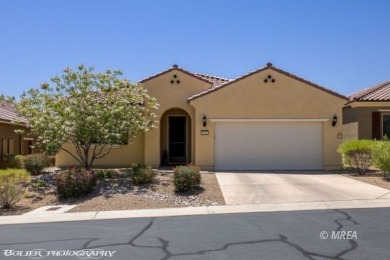 This delightful single-level 2-bedroom, 2-bathroom home is on Conestoga Golf Club in Nevada - for sale on GolfHomes.com, golf home, golf lot