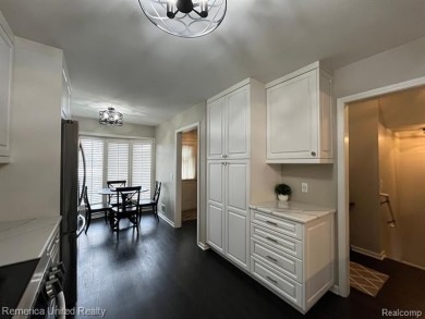 Gorgeous and spectacularly updated Oak Pointe condo with access on Oak Pointe Country Club in Michigan - for sale on GolfHomes.com, golf home, golf lot