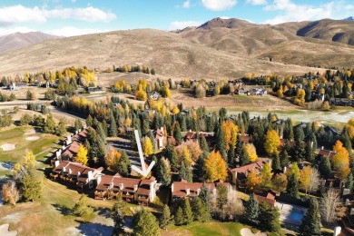 Quiet end location. Elevated site. Sun drenched decks w mt & on Elkhorn Golf Club in Idaho - for sale on GolfHomes.com, golf home, golf lot