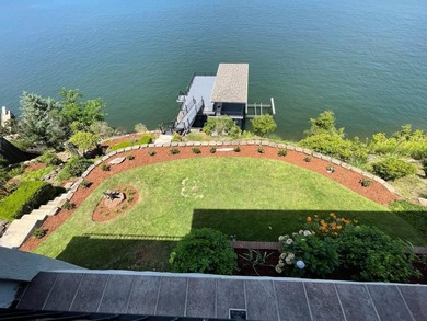 NEW SEAWALL! Recent top-notch renovation by Bubba Doss. This on The Shoals Golf Club in Alabama - for sale on GolfHomes.com, golf home, golf lot