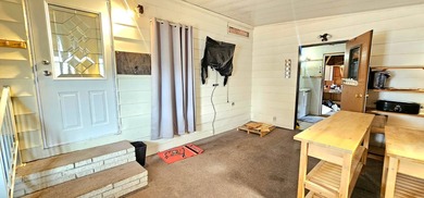 Spacious 2 bedroom 2 bath home in 55 + Resort style community in on Zephyrhills Municipal Golf Course in Florida - for sale on GolfHomes.com, golf home, golf lot