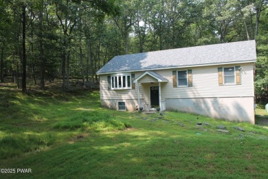 HOME SWEET HOME!  Must see this charming 3 Bedroom, 2 1/2 bath on Forest Lake Club in Pennsylvania - for sale on GolfHomes.com, golf home, golf lot