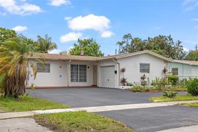 Charming 3 bedrooms /2 bathrooms Home in Sunrise Golf Village on Sunrise Country Club in Florida - for sale on GolfHomes.com, golf home, golf lot