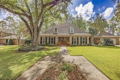 Ellendale on the golf course at its finest!  This beauty has 4 on Ellendale Country Club in Louisiana - for sale on GolfHomes.com, golf home, golf lot