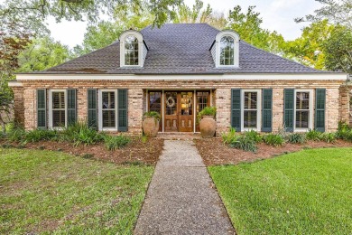 Ellendale on the golf course at its finest!  This beauty has 4 on Ellendale Country Club in Louisiana - for sale on GolfHomes.com, golf home, golf lot