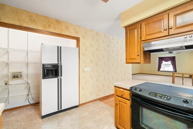 Discover the possibilities in this spacious 3-bedroom, 3-bath on Cortez Golf Course in Arkansas - for sale on GolfHomes.com, golf home, golf lot