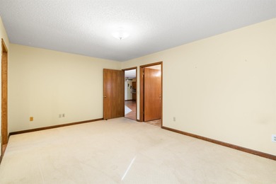 Discover the possibilities in this spacious 3-bedroom, 3-bath on Cortez Golf Course in Arkansas - for sale on GolfHomes.com, golf home, golf lot