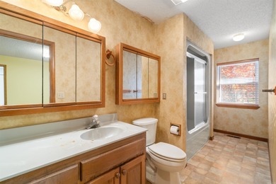 Discover the possibilities in this spacious 3-bedroom, 3-bath on Cortez Golf Course in Arkansas - for sale on GolfHomes.com, golf home, golf lot