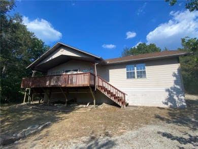 Check out this move-in-ready 2-bedroom 2-bath home. Beautiful on Holiday Island Executive Golf Course in Arkansas - for sale on GolfHomes.com, golf home, golf lot