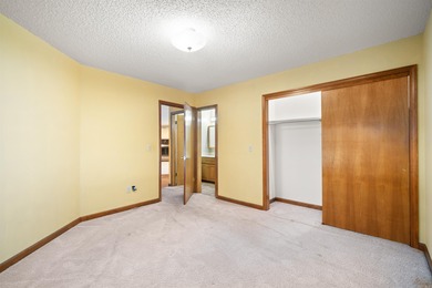 Discover the possibilities in this spacious 3-bedroom, 3-bath on Cortez Golf Course in Arkansas - for sale on GolfHomes.com, golf home, golf lot