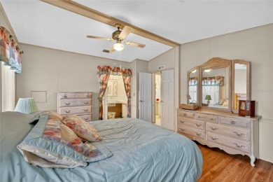 Come take a look at this well maintained home in The Villages at on Silver Lake Executive Golf Course in Florida - for sale on GolfHomes.com, golf home, golf lot
