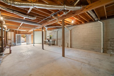 Discover the possibilities in this spacious 3-bedroom, 3-bath on Cortez Golf Course in Arkansas - for sale on GolfHomes.com, golf home, golf lot