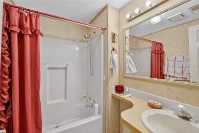 Come take a look at this well maintained home in The Villages at on Silver Lake Executive Golf Course in Florida - for sale on GolfHomes.com, golf home, golf lot