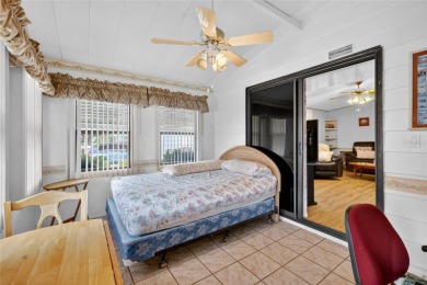 Come take a look at this well maintained home in The Villages at on Silver Lake Executive Golf Course in Florida - for sale on GolfHomes.com, golf home, golf lot