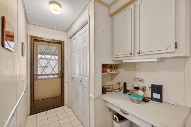 Come take a look at this well maintained home in The Villages at on Silver Lake Executive Golf Course in Florida - for sale on GolfHomes.com, golf home, golf lot