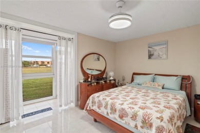Welcome to this beautifully remodeled 1-bedroom, 1-bath condo in on Sunrise Lakes Phase III in Florida - for sale on GolfHomes.com, golf home, golf lot