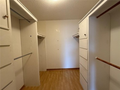 Close to the Country Club and golf course! This all-brick home on Holiday Island Golf Course in Arkansas - for sale on GolfHomes.com, golf home, golf lot