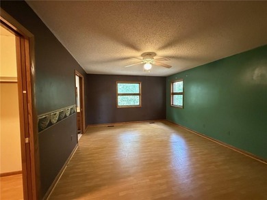 Close to the Country Club and golf course! This all-brick home on Holiday Island Golf Course in Arkansas - for sale on GolfHomes.com, golf home, golf lot