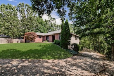 Beautiful 3,078?sq?ft two-story home in a quiet neighborhood on Bella Vista Country Club - Scottsdale in Arkansas - for sale on GolfHomes.com, golf home, golf lot