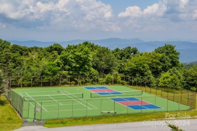 *SKIP THE STRESS & HASSLE OF RENOVATING* RARE FIND...OPEN FLOOR on Beech Mountain Club in North Carolina - for sale on GolfHomes.com, golf home, golf lot