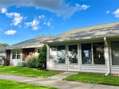 Baronet model in a great location. This condo is in excellent on Leisure Village Golf Course in New York - for sale on GolfHomes.com, golf home, golf lot